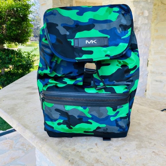 NWT Michael Kors camouflaged Kent field backpack - Picture 6 of 8